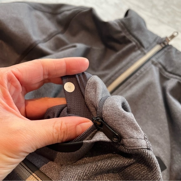 Lululemon Men’s Training Jacket in Heathered Dark Slate - Picture 12 of 13
